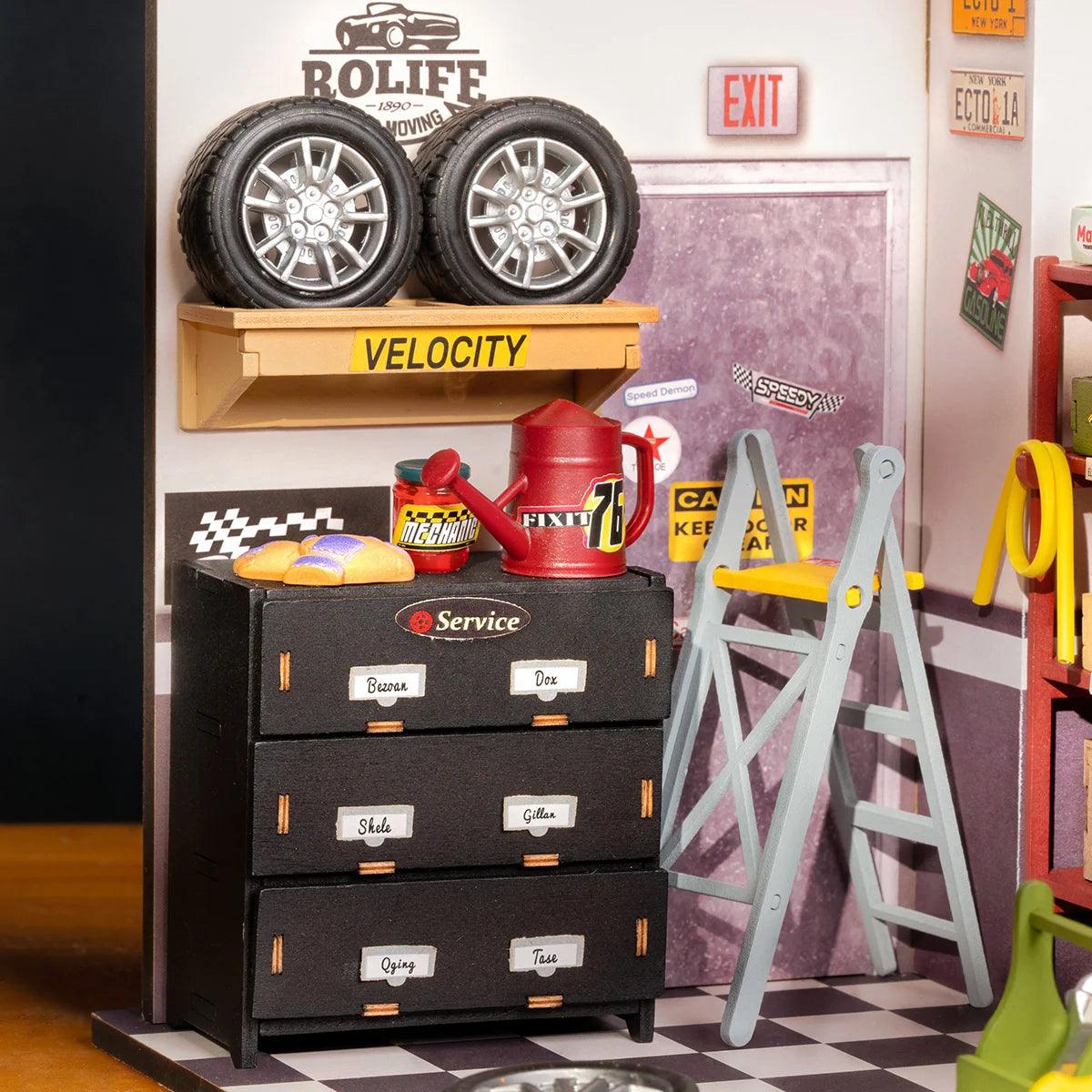 Rolife: Garage Workshop DIY Miniature House Kit